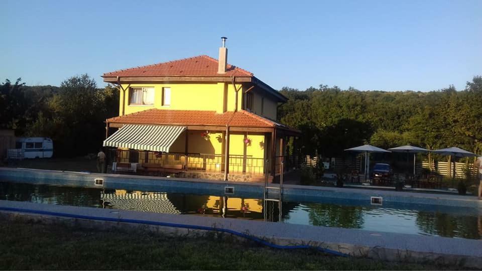 Pensiunea Casa Vanatorului Hotel Oteleni Exterior photo